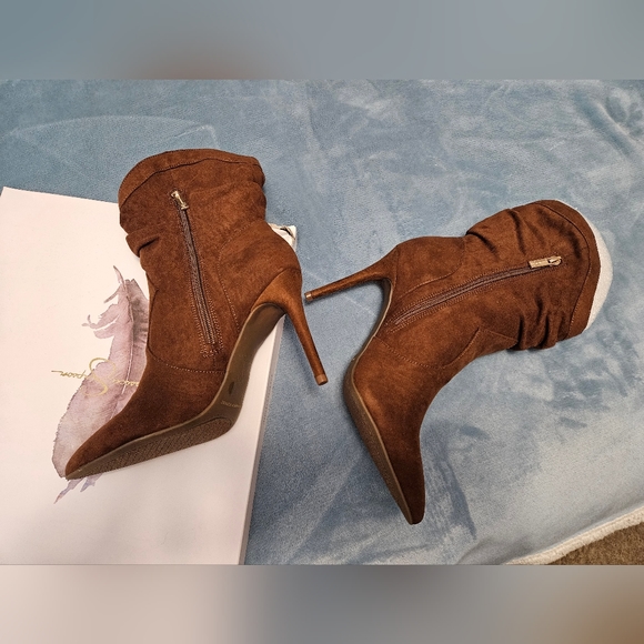 Jessica Simpson Lisby Booties - Picture 5 of 11